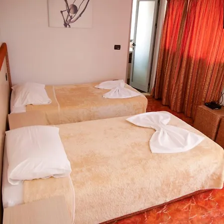 Serenity ホテル ティラナ